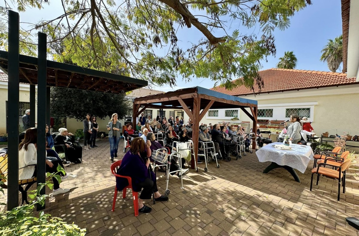 תמונות מתחם הכושר לותיקות וותיקי המועצה במרכז היום לחבר הוותיק בנוה ימין