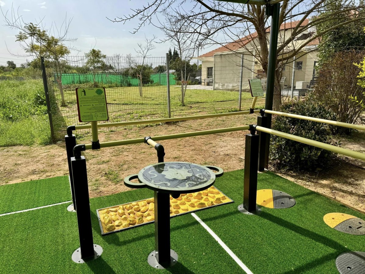 תמונות מתחם הכושר לותיקות וותיקי המועצה במרכז היום לחבר הוותיק בנוה ימין