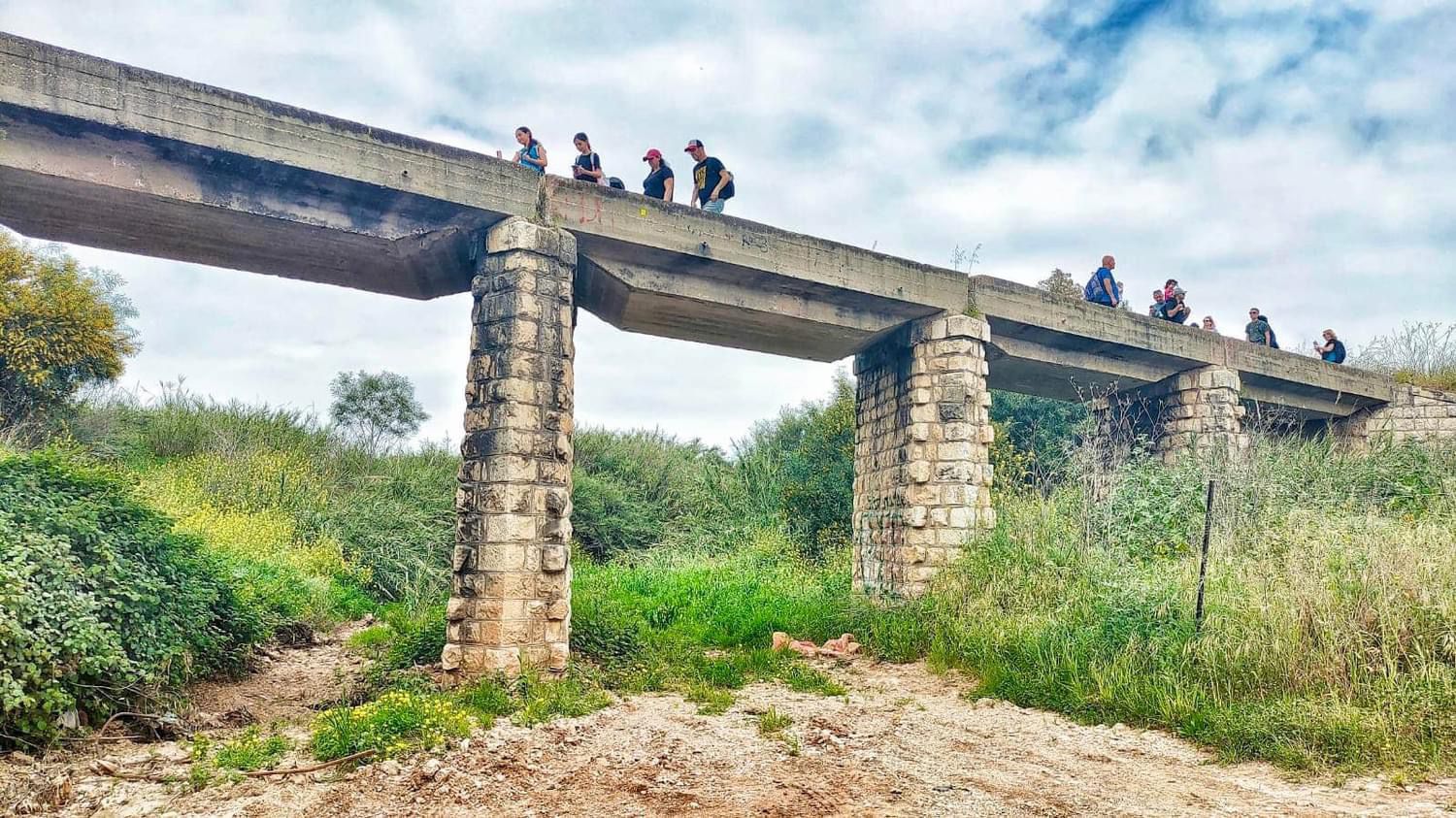 טיול באיזור כפר סירקין