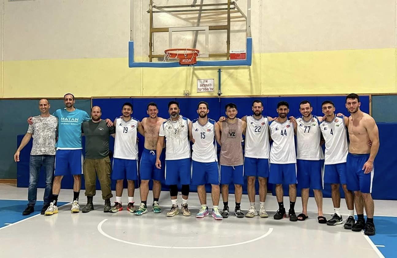 תמונות ממשחק האליפות של קבוצת הכדורסל שלנו ממתן