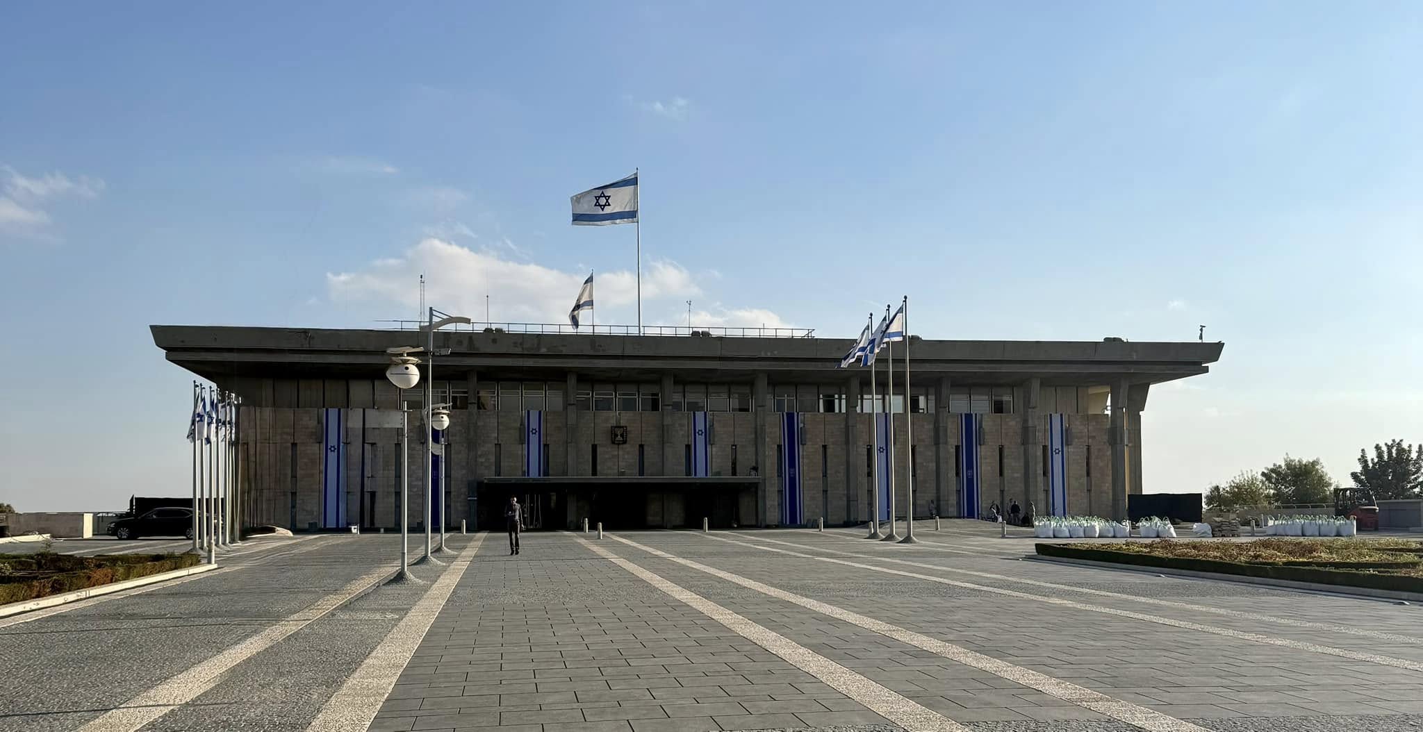 תמונות מפגישת ראש המועצה עם השר ארבל והממונה על מחוז מרכז במשרד השר הכנסת