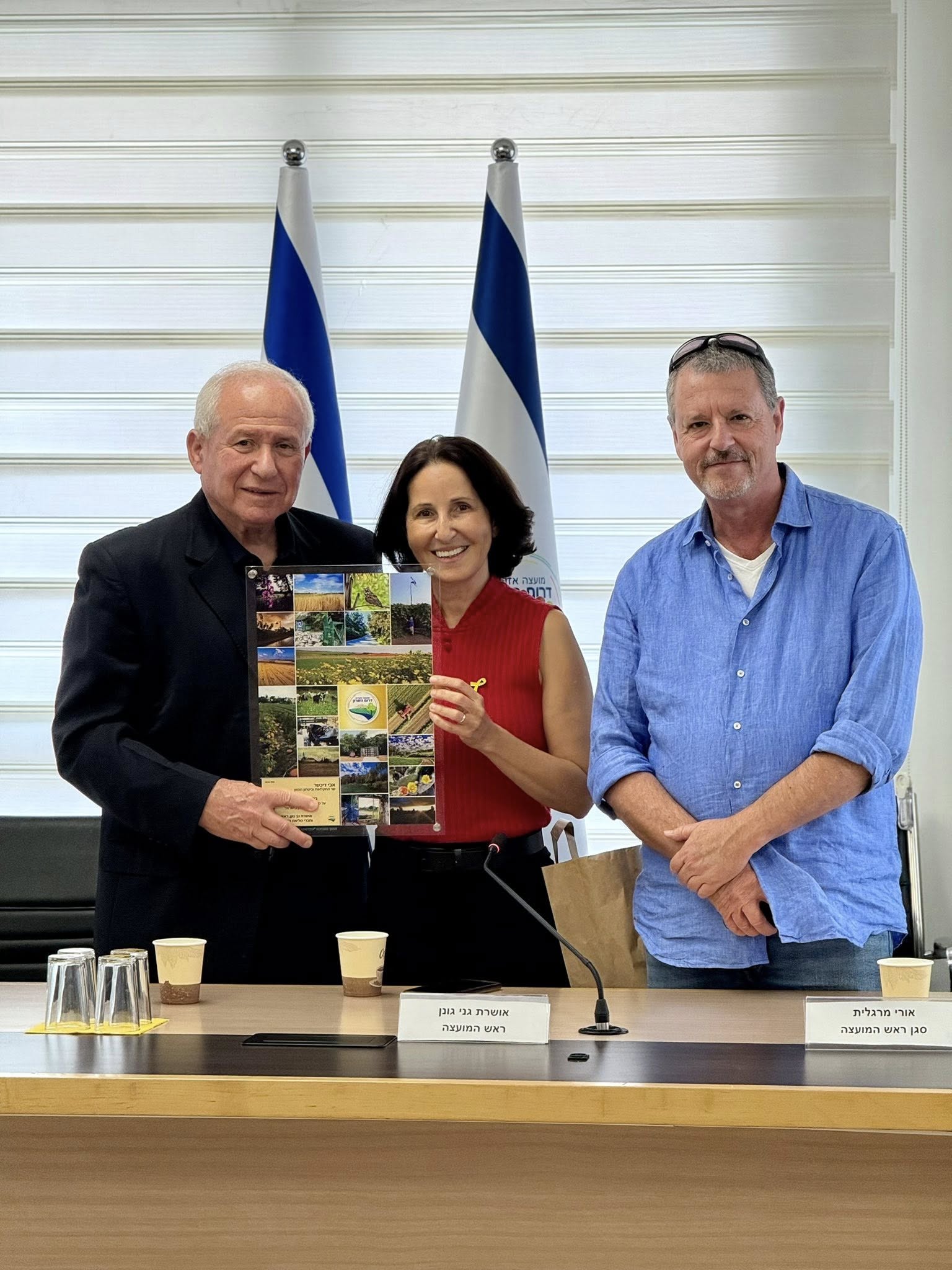 תמונות מביקור שר החקלאות בדרום השרון