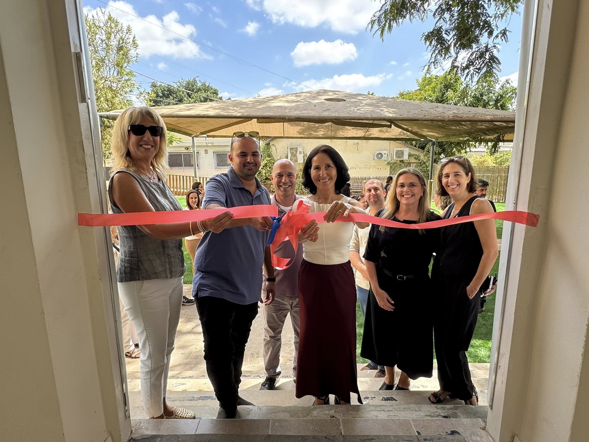 פתיחת בית הספר