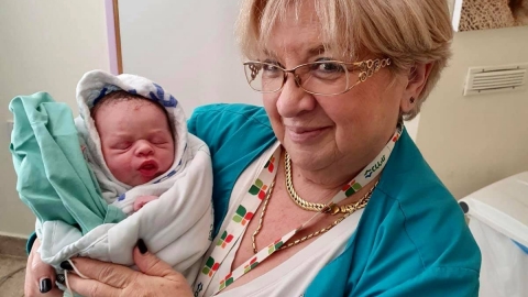 רעיה אינברג מצור יצחק, אחות במחלקת יולדות ג בבלינסון.jpg