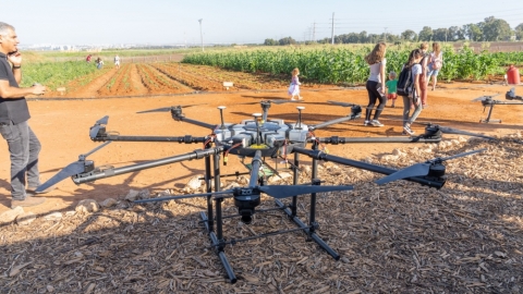 מיצג רובוטי ביריד היזמות והחדשנות של דרום השרון.jpg