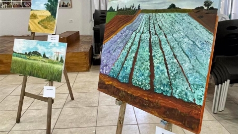 תערוכת ציורים.jpg