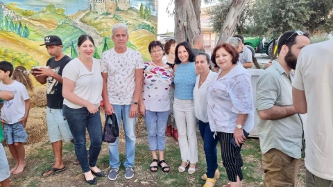 חוגגים יחד שבועות.jpg