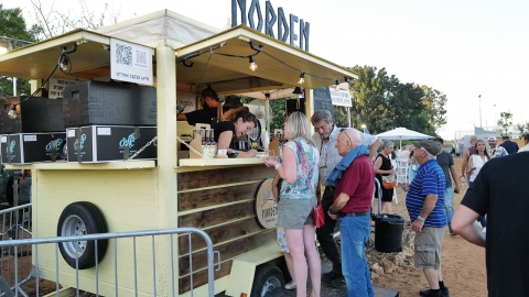 פסטיבל היין והמחולות הראשון של המועצה האזורית דרום השרון 8.jpg