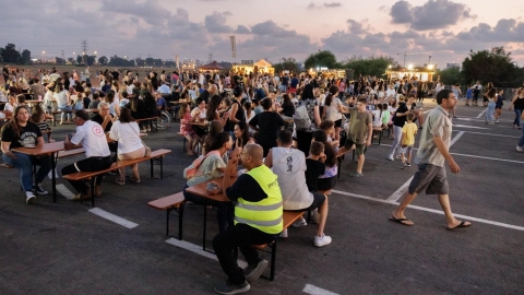 מופע קיץ דרום השרון עם רביב כנר ופול טראנק (9).jpg